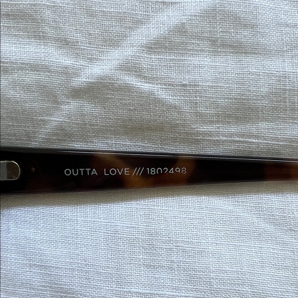 Le Specs Outta Love in Brown Tort Green Mono Sunglasses - Picture 3 of 6